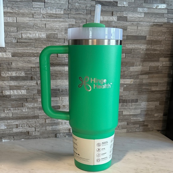 Stanley Green Quencher H2.0 Tumbler - Picture 3 of 4